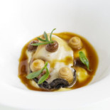 Lux Lucis food