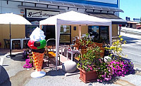 Gelateria Caffe Guercino inside