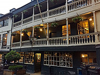 George Inn outside