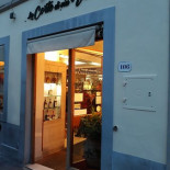 Picchiani outside
