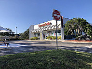 Steak 'n Shake outside