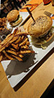 L'Arbre Rouge Burger food