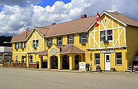 Pooley St. Cafe outside