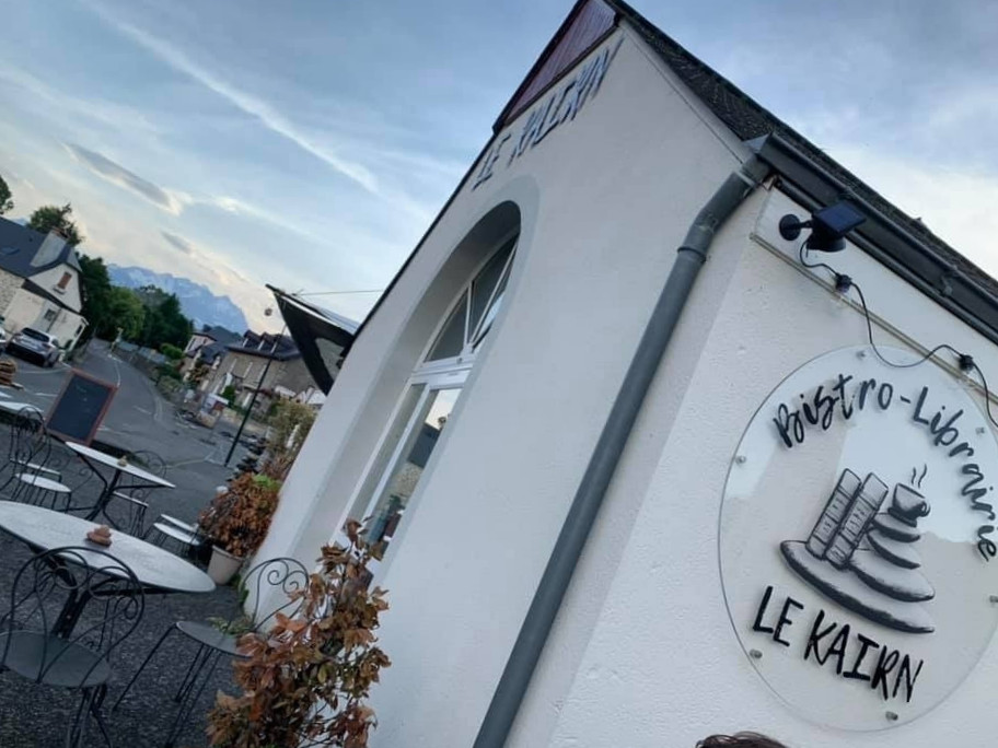 restaurant image