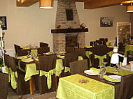 Auberge De Contrevoz food