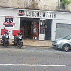 La Boite A Pizza outside