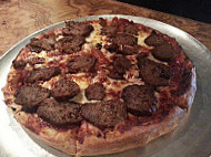 Samee's Pizza Getti food