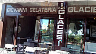 Giovanni Maestro Gelateria inside