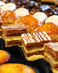 Patissier-chocolatier Guillet food