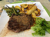 La Fontaine Des Halles food