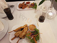 Thara Thai Restaurant food