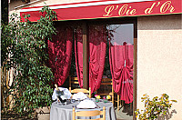 L'Oie d'Or outside