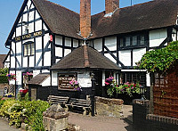 Kings Arms outside