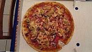 Tonis Pizzablitz food