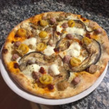 Go-go Pizza food