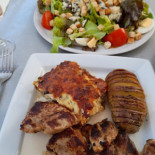 A Table Esterno