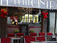 Le Petit Cintra inside