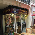 Crêperie Le Petit Breton inside