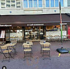 O Café Gourmand inside