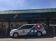 Domino's outside