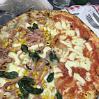 Pizza E' Coccos' food