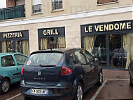 Le Vendome outside