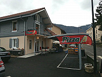 Pizzeria de Collonges outside