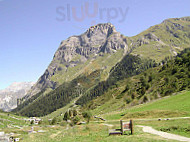 Refuge Du Roc De La Peche outside