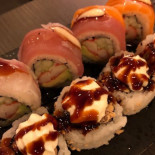 Sushi E Dumpling Comida