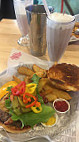 Fuddruckers food