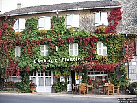 L'Auberge Fleurie outside