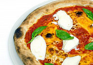 Pomodoro Pizza food