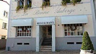 La Bonne Auberge outside