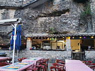 Le Moulin Du Roc Tombe food