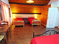 La Ferme Auberge Le Pradeille inside