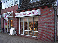 Eis von Neitsch outside