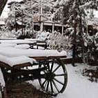 Kardelen Canlı Alabalık Ve Izgara outside