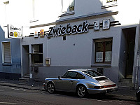 Pintothek Zwieback outside