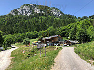 Refuge De Pré Vérel outside