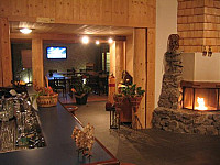 Husky Lodge inside