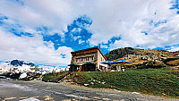 Chalet Du Col De La Croix De Fer outside