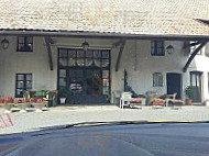 Auberge De La Vaivre outside