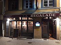 La Regalade outside