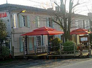 Auberge Des Monards food