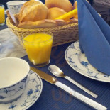 Royals Cafe Cibo
