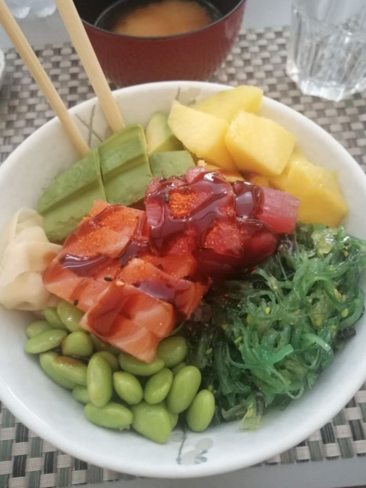 Tomoyoshi Comida