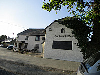 Weary Friar Inn outside