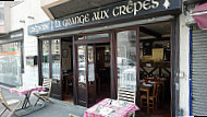 La Grange Aux Crêpes inside