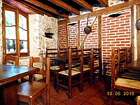 Taverne Du Chateau inside