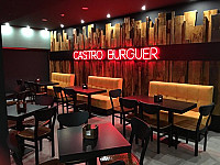 Castro Burguer inside